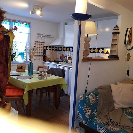 Herm'S Petite Maison Atypique Et Cour Privative - Avenue Du Marche - Ideal Couple Ou Jeunes Parents Cabourg Exterior foto